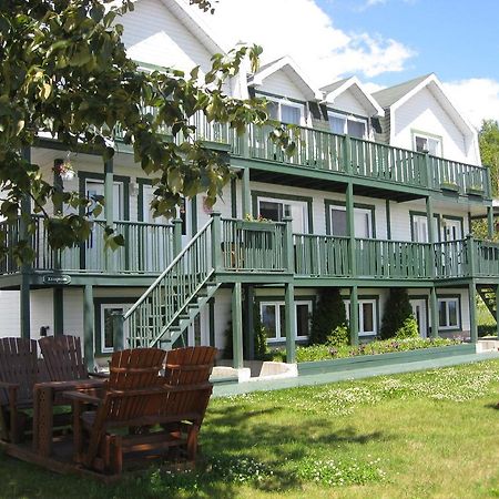 Hotel Sous La Croix 152725 Tadoussac Exteriér fotografie