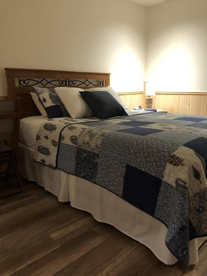 Hotel Sous La Croix 152725 Tadoussac Exteriér fotografie