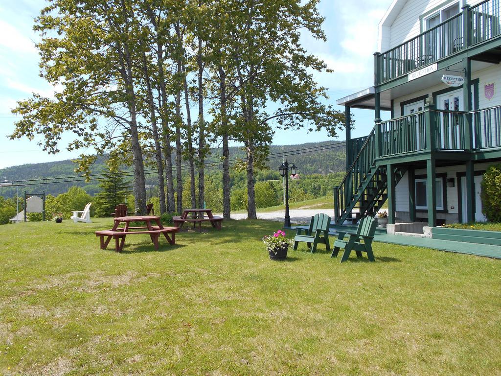 Hotel Sous La Croix 152725 Tadoussac Exteriér fotografie