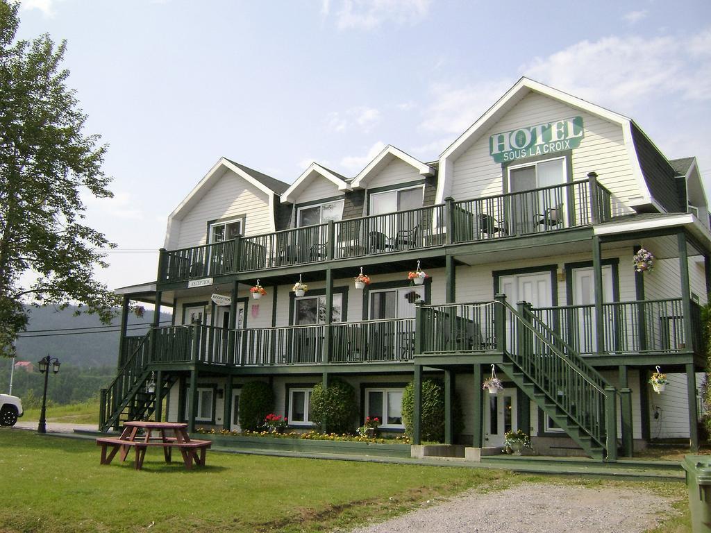 Hotel Sous La Croix 152725 Tadoussac Exteriér fotografie