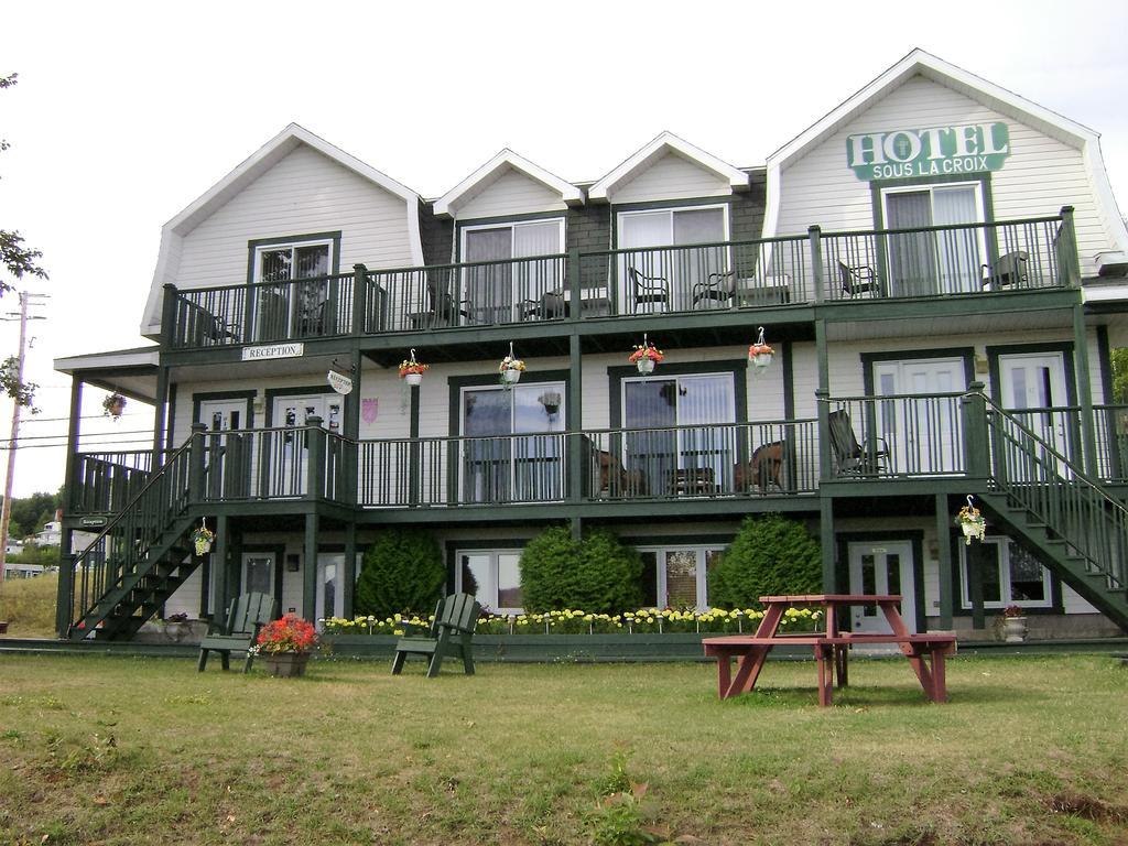Hotel Sous La Croix 152725 Tadoussac Exteriér fotografie