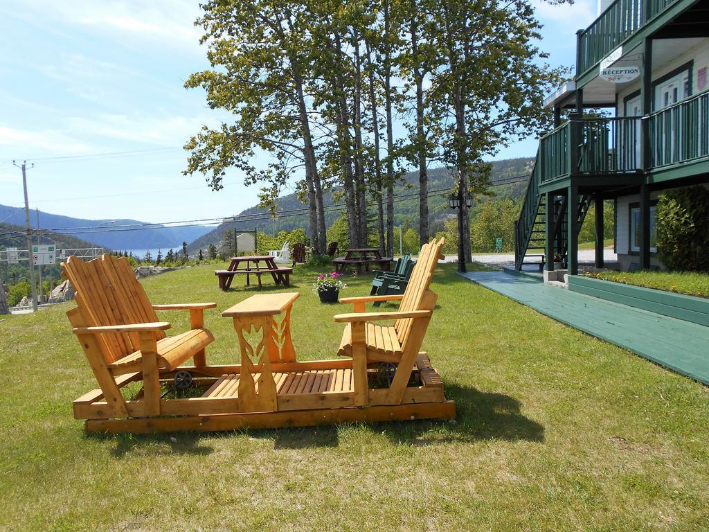 Hotel Sous La Croix 152725 Tadoussac Exteriér fotografie