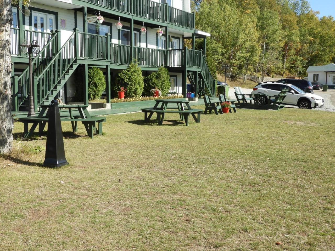 Hotel Sous La Croix 152725 Tadoussac Exteriér fotografie