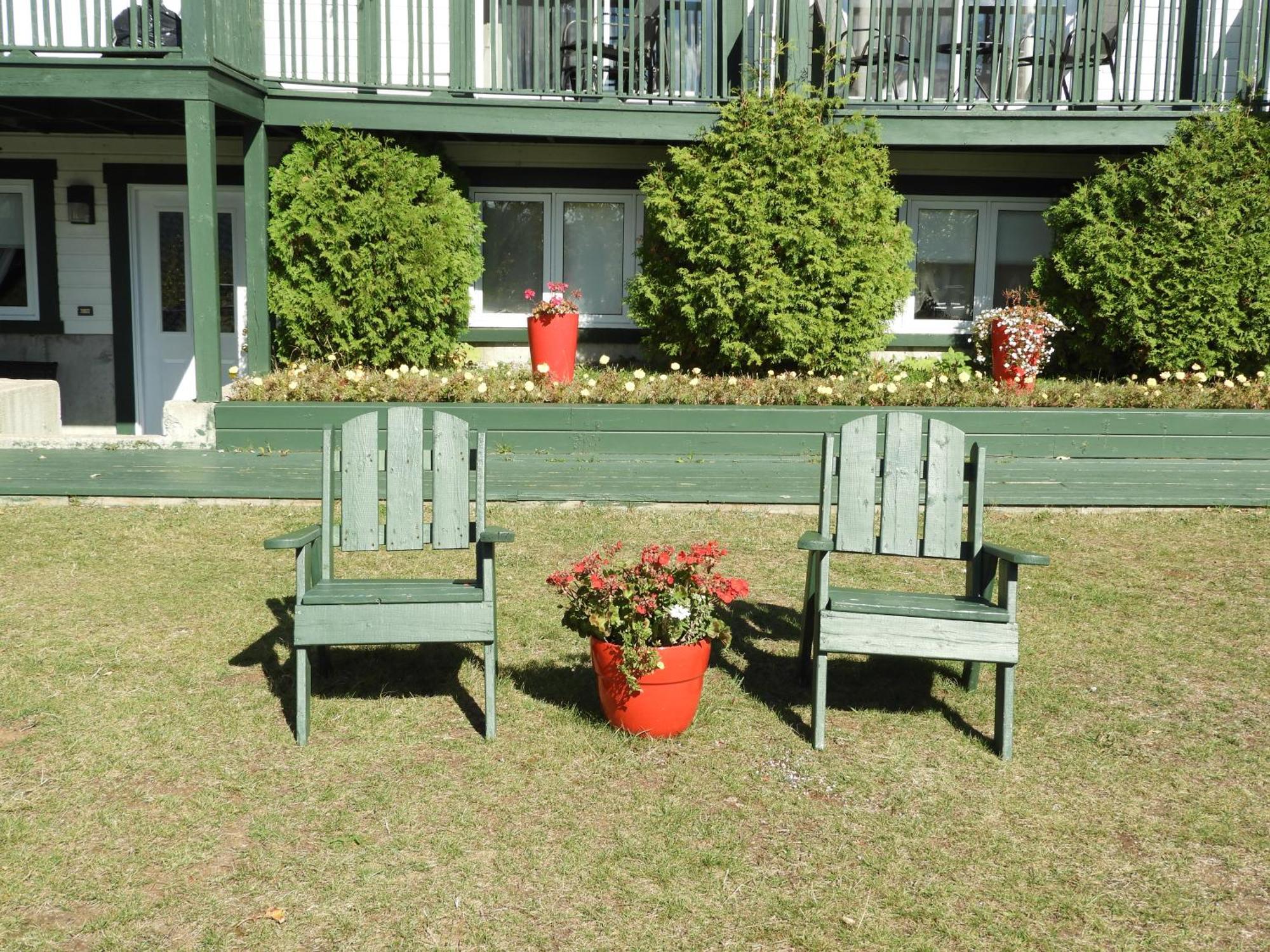 Hotel Sous La Croix 152725 Tadoussac Exteriér fotografie
