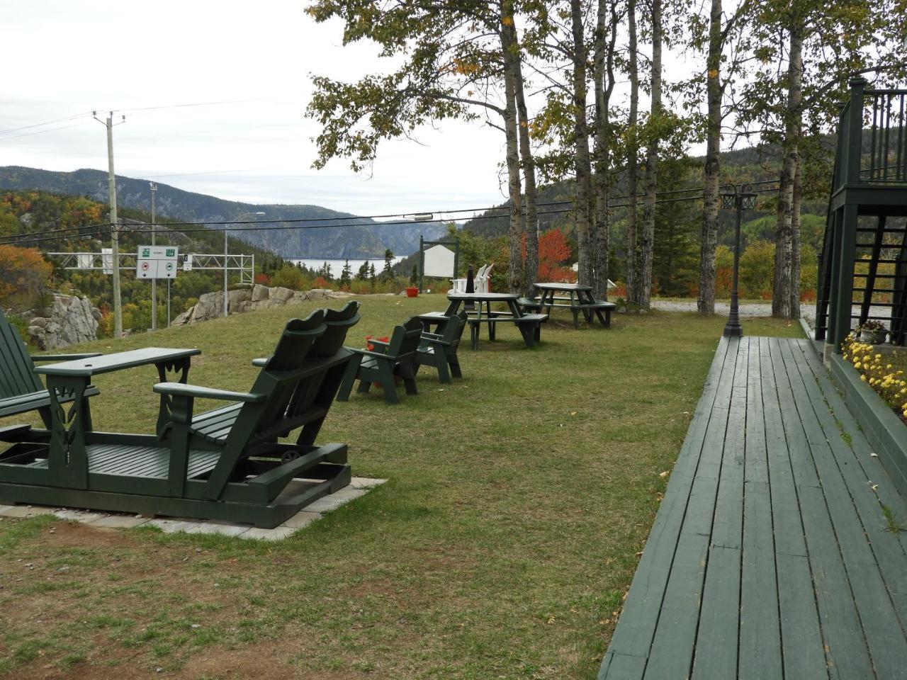 Hotel Sous La Croix 152725 Tadoussac Exteriér fotografie